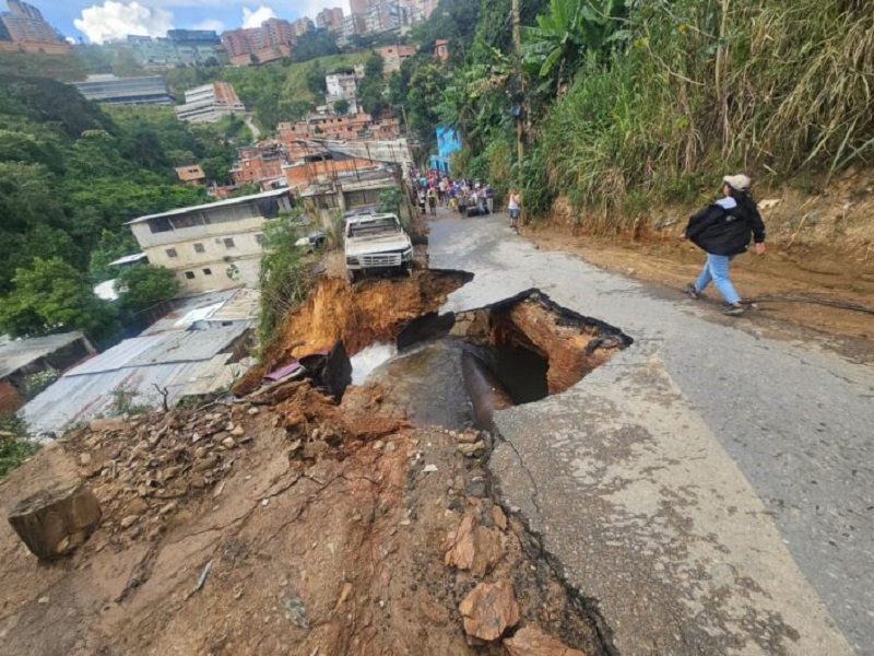rotura tubo matriz El Hatillo