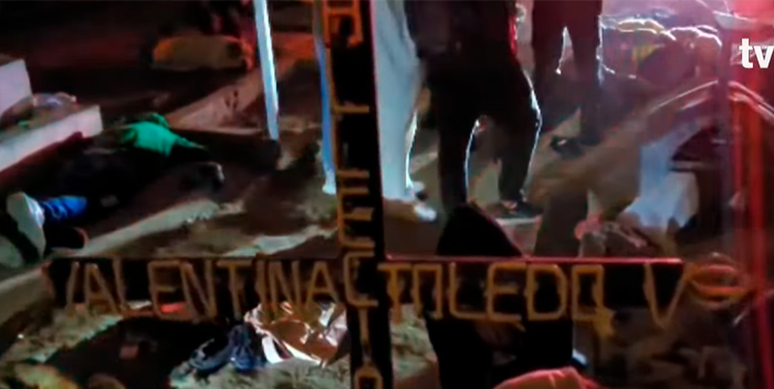 banda vivía en cementerio