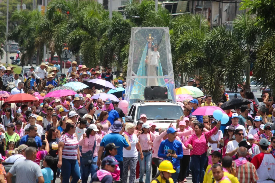 procesión en honor a la Virgen de Begoña