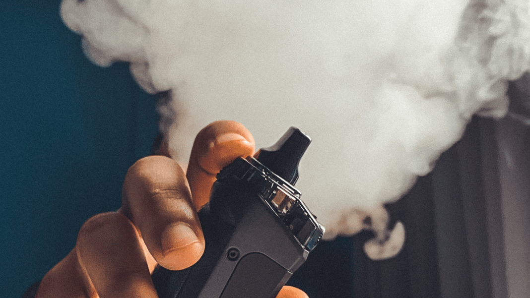 Gobierno prohíbe uso de cigarrillos electrónicos