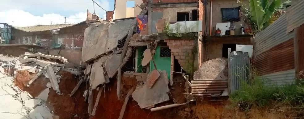 Colapso de viviendas en Petare