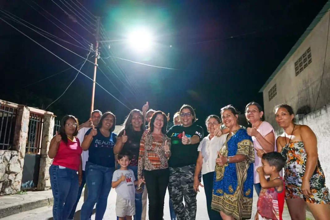 Alcaldesa Ana González plan de alumbrado en Naguanagua