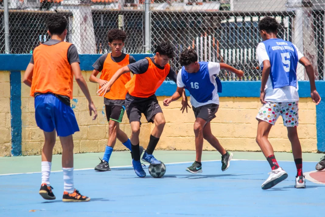 ARRANCÓ SEGUNDA PARADA DEL MUNDIALITO DE FUTSALA NAGUANAGUATUYA 2023 EN LA CANCHA RAÚL ALBERT (1) Mundialito de FutSala NaguanaguaTuya 2023