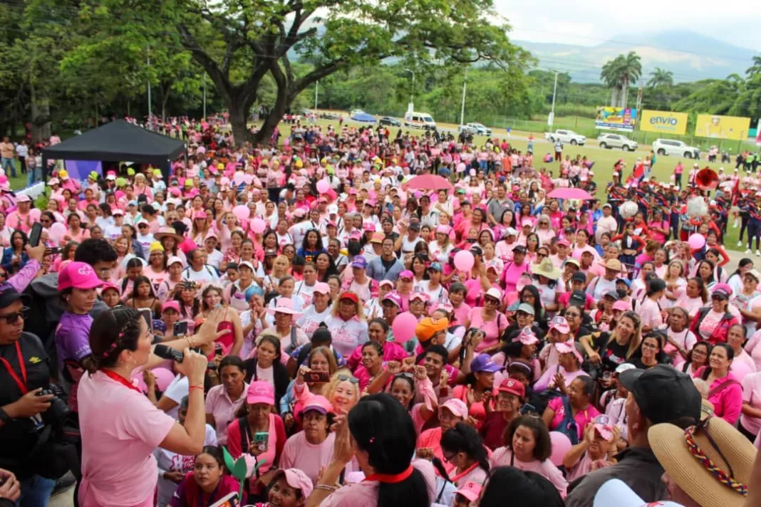 Caminata Rosa Naguanagua