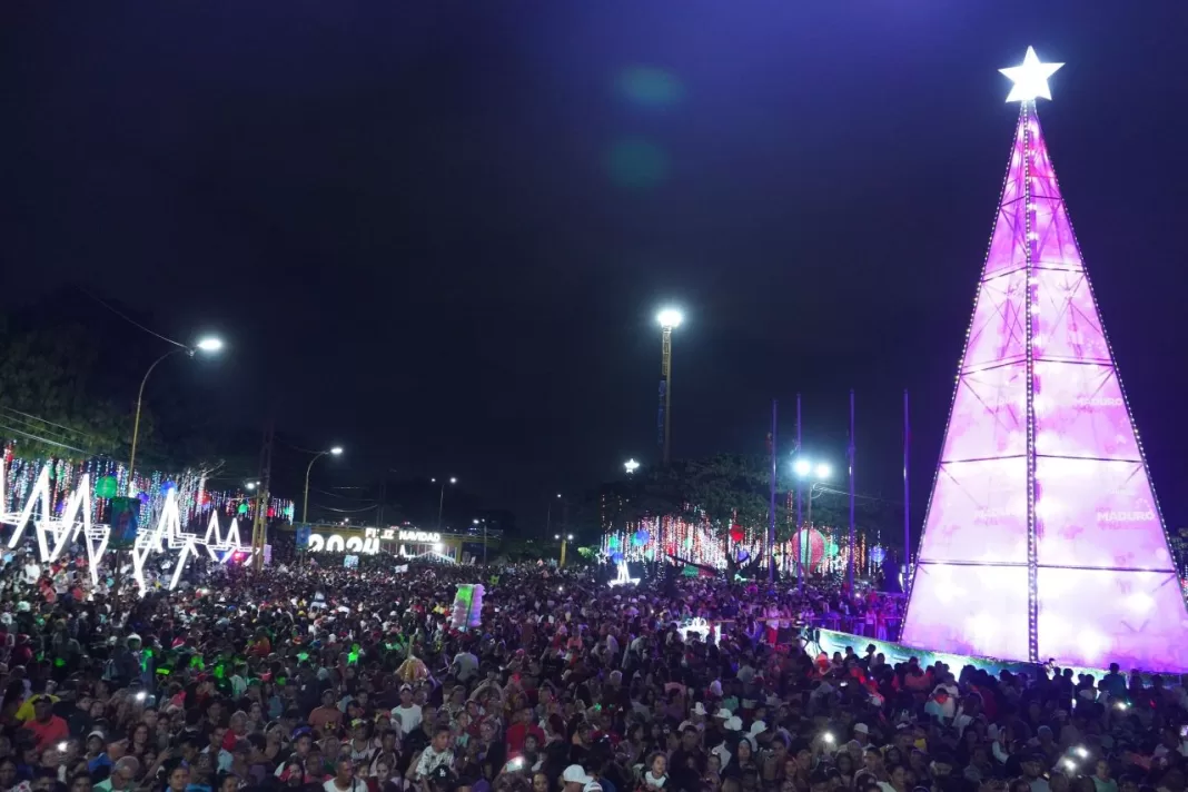 Encendido de luces Puente El Boquete de Valencia