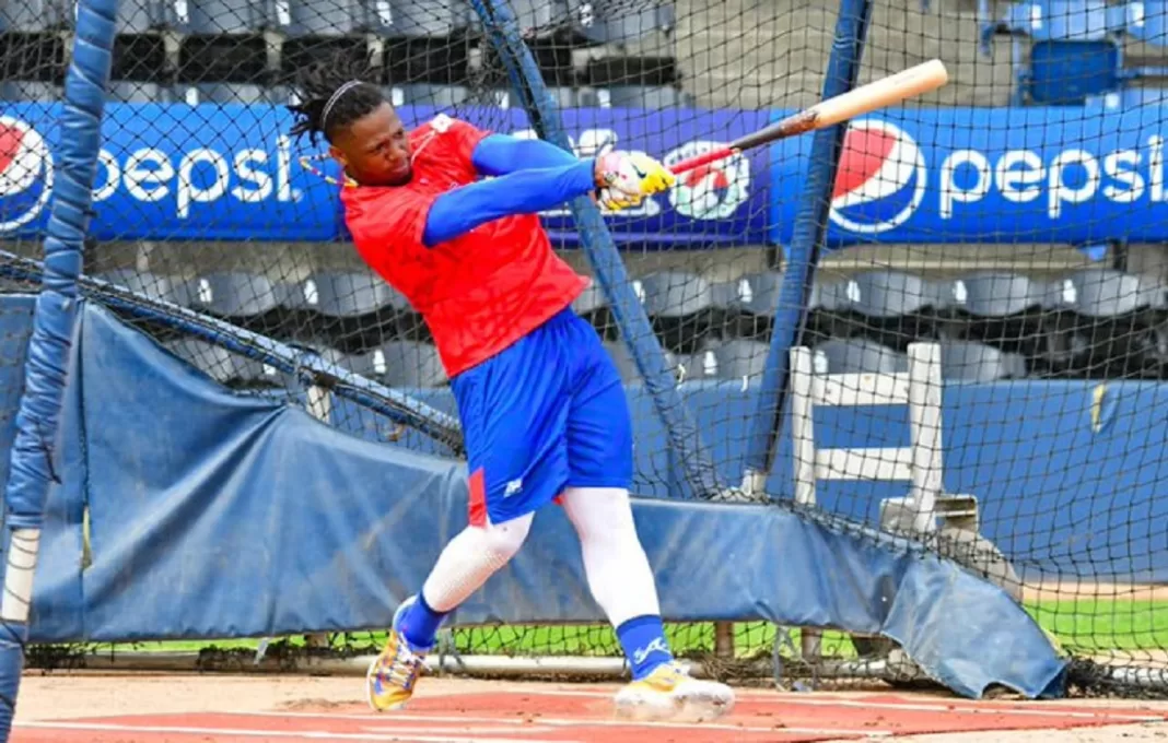 Ronald Acuña Jr adelanta debut con Tiburones
