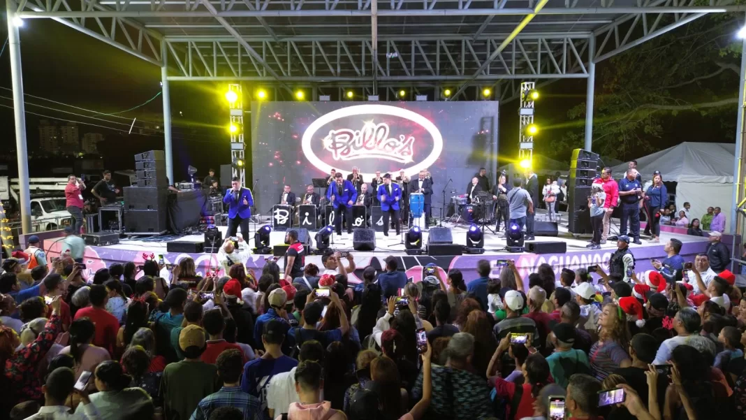 MÁS DE 8 MIL CARABOBEÑOS CANTARON Y BAILARON CON LA BILLOS EN EL ENCENDIDO DEL SAMÁN DE LA NAVIDAD DE NAGUANAGUA (13) Encendido del Samán en Naguanagua