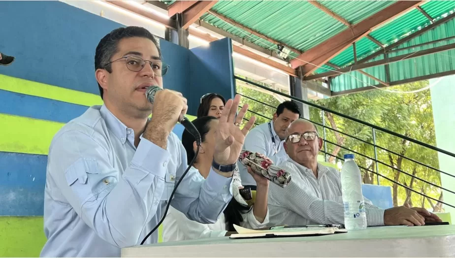 alcalde León Jurado Laurentín