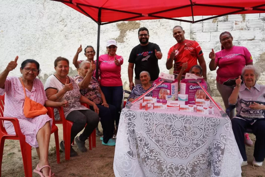 ALCALDESA ANA GONZÁLEZ ENTREGÓ AYUDAS TÉCNICAS A ADULTOS MAYORES DE LA COMUNIDAD LAS ADJUNTAS (4) Alcaldesa Ana González entregó ayudas técnicas