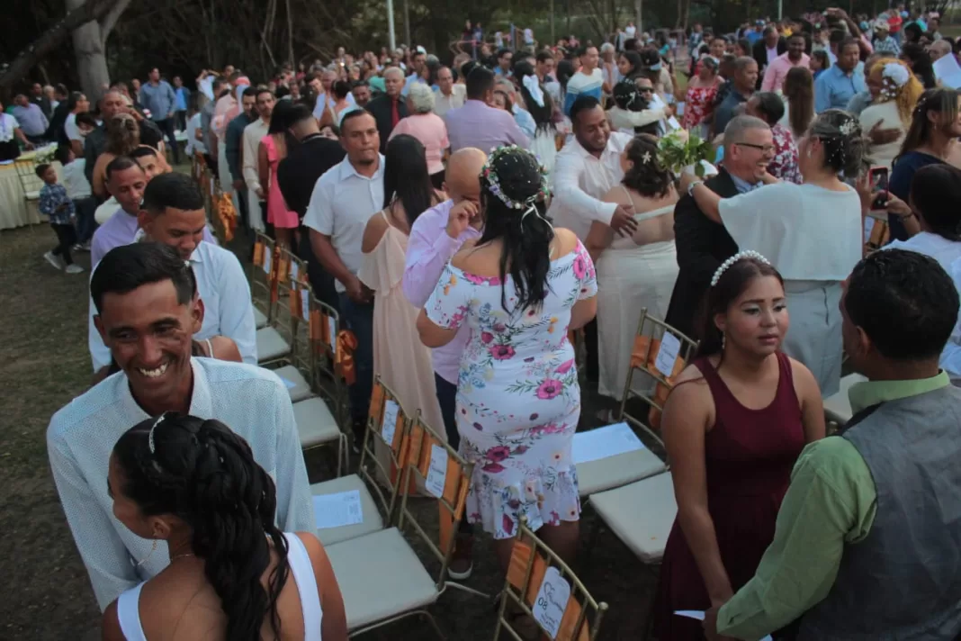 EN NAGUANAGUA 60 PAREJAS DIJERON SÍ ACEPTO EN MATRIMONIO COLECTIVO (9) naguanagua matrimonio colectivo