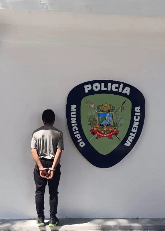 hombre hurto en residencias El Trigal