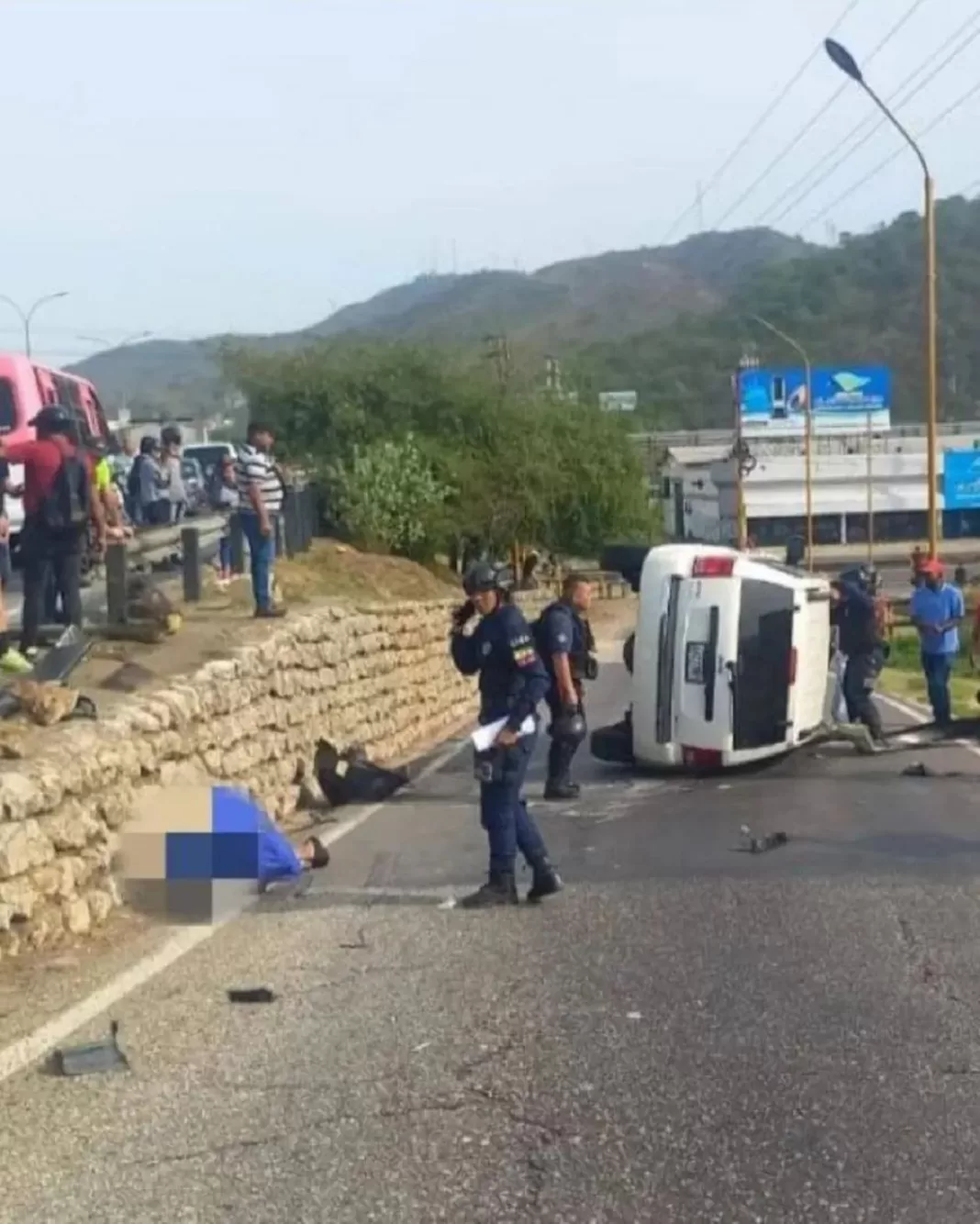 colisión vehículos puente Michelena