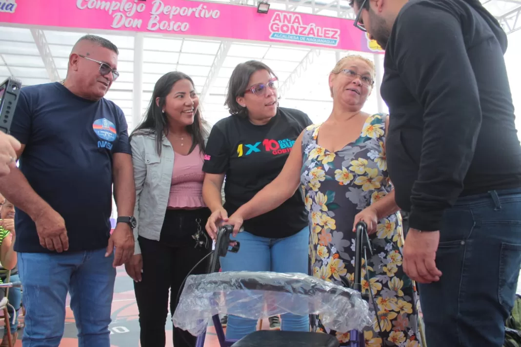 Alcaldesa Ana González entregó ayudas técnicas