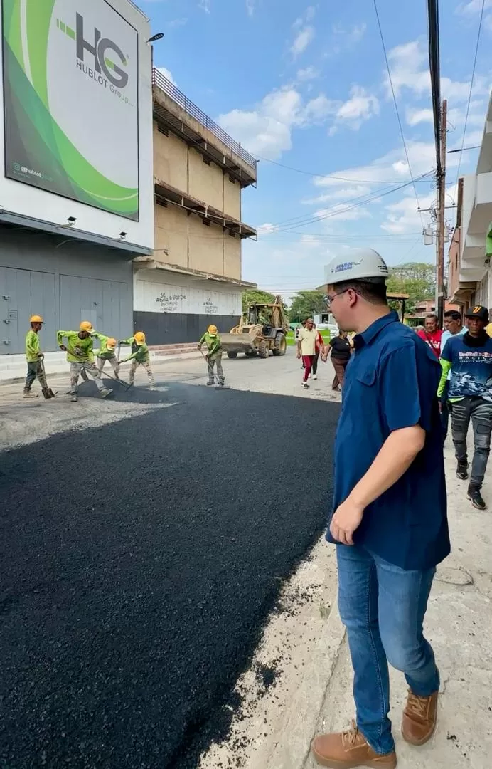 Alcalde Fuenmayor supervisó asfaltado Santa Rosa