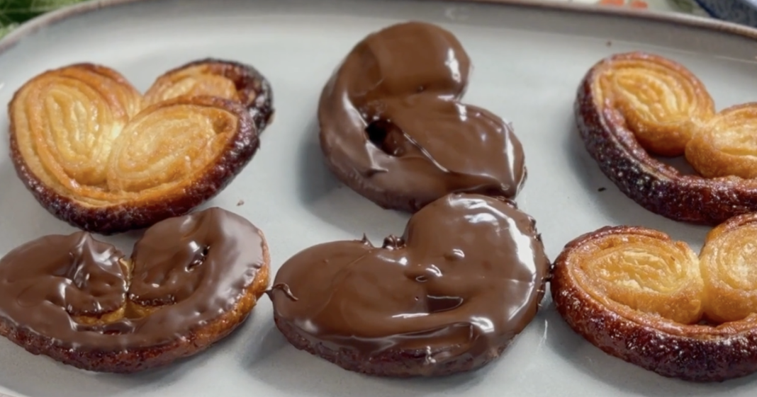 Palmeritas de hojaldre con chocolate, en versión fácil ¡con 3 ingredientes!