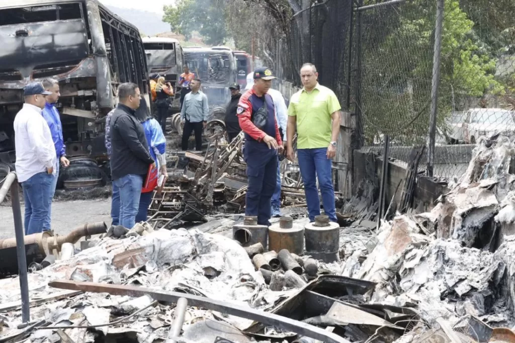 Incendio TransAragua autobuses