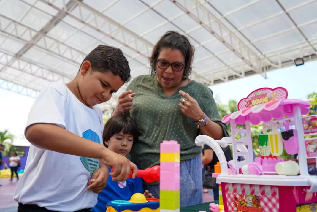 Ana González promueve inclusión personas con TEA