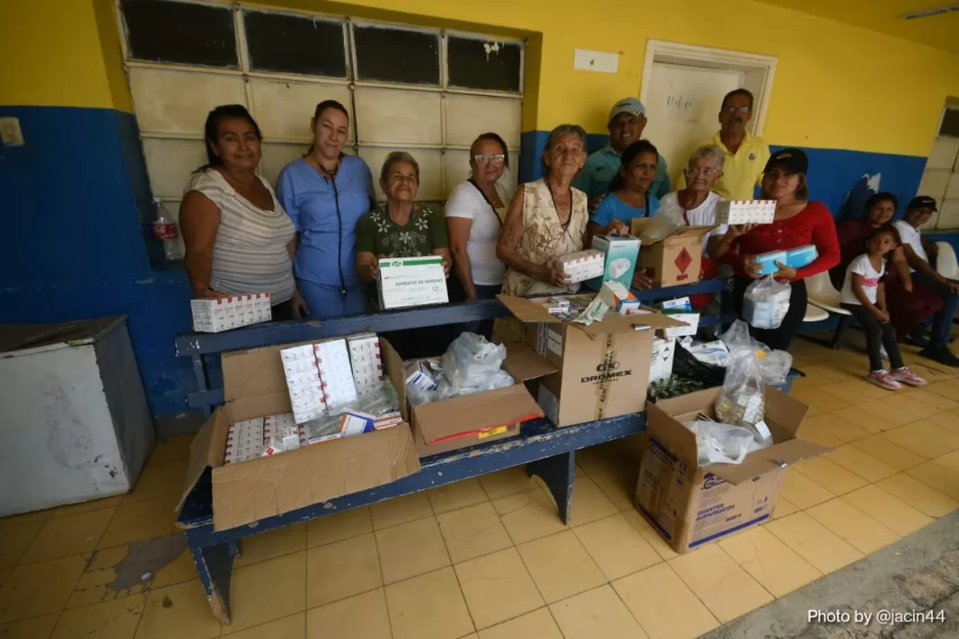 Entregan donativos Curarigua
