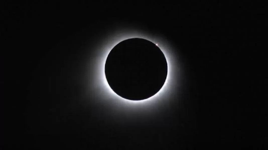 eclipse solar 8 abril 2024