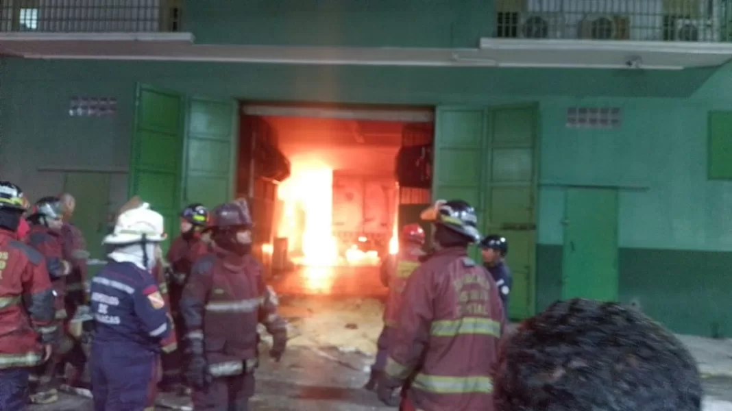 Cauchera fábrica zapatos incendios