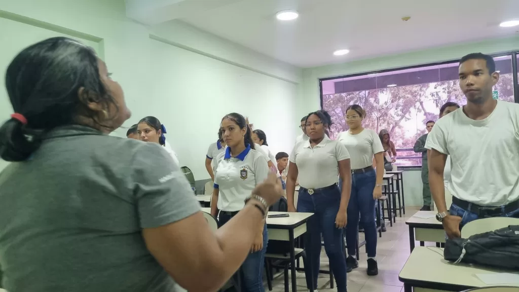 Alcaldesa Ana González conversatorios