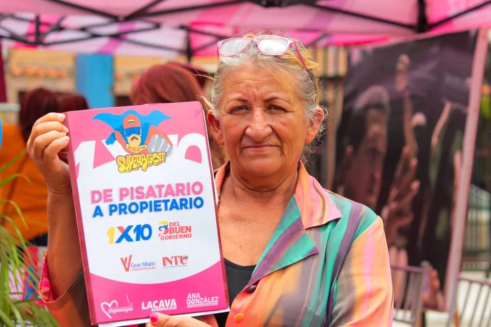 INTU Y ALCALDÍA DE NAGUANAGUA ENTREGARON 53 TÍTULOS DE TIERRAS URBANAS (1)