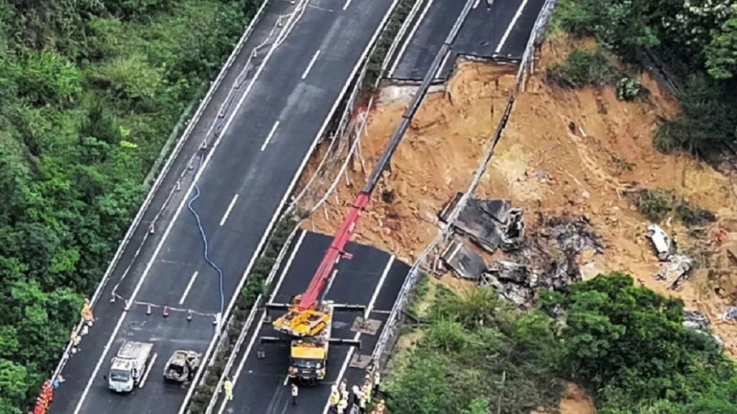 derrumbe viaducto China