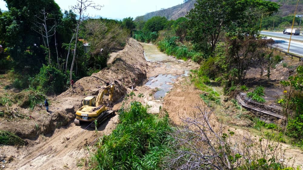 Continúa saneamiento de canales y ríos en Naguanagua en el marco del Plan Nacional para Atención de Lluvias (11) saneamiento de canales en Naguanagua