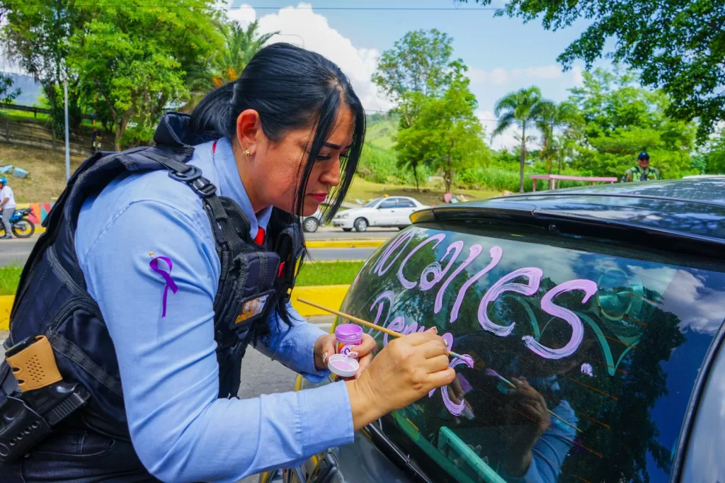 Ni una más no te quedes callada y denuncia