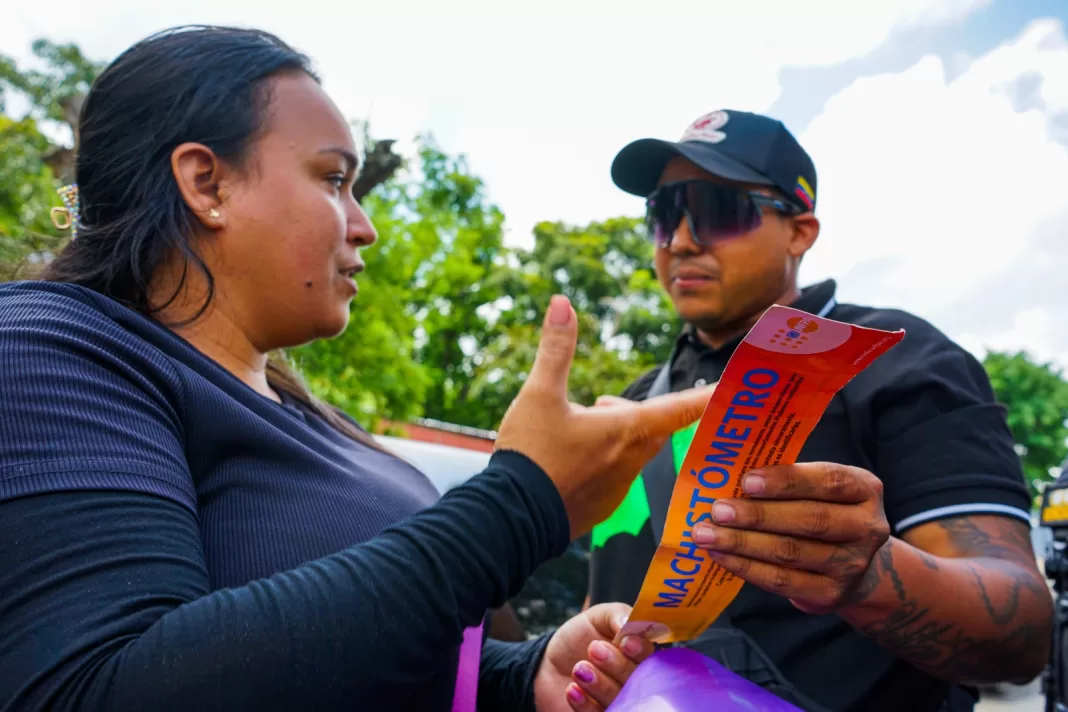 Alcaldesa Ana González impulsa campaña Ni una más, no te quedes callada y denuncia con apoyo de la Policía Municipal (5) Ni una más no te quedes callada y denuncia