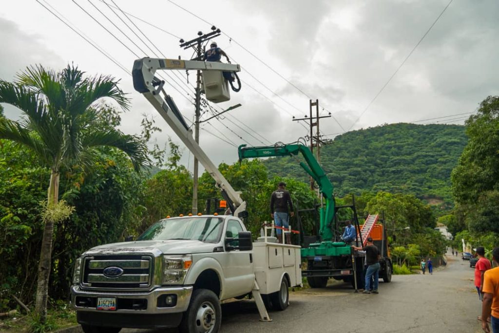 reemplazaron transformadores La Cidra II