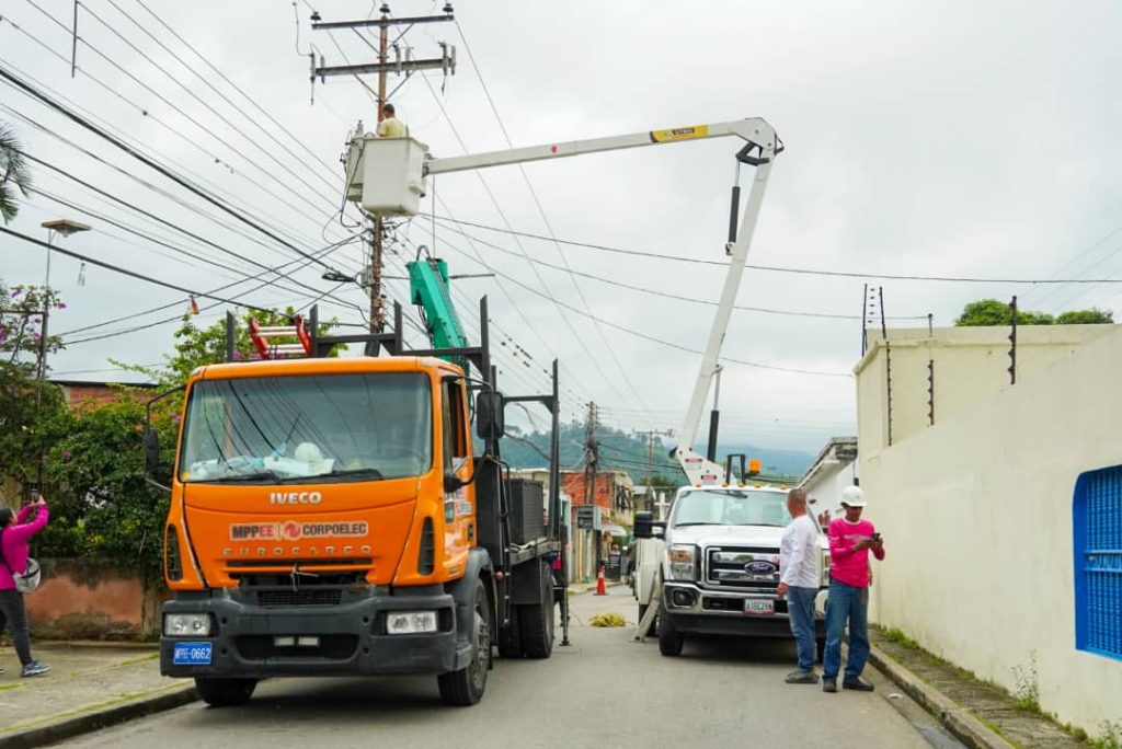 reemplazaron transformadores La Cidra II