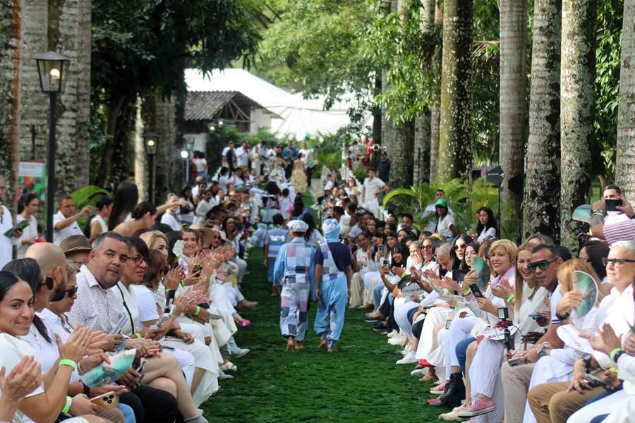 Revista Carabobo Está de Moda