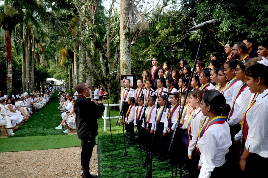 Revista Carabobo Está de Moda
