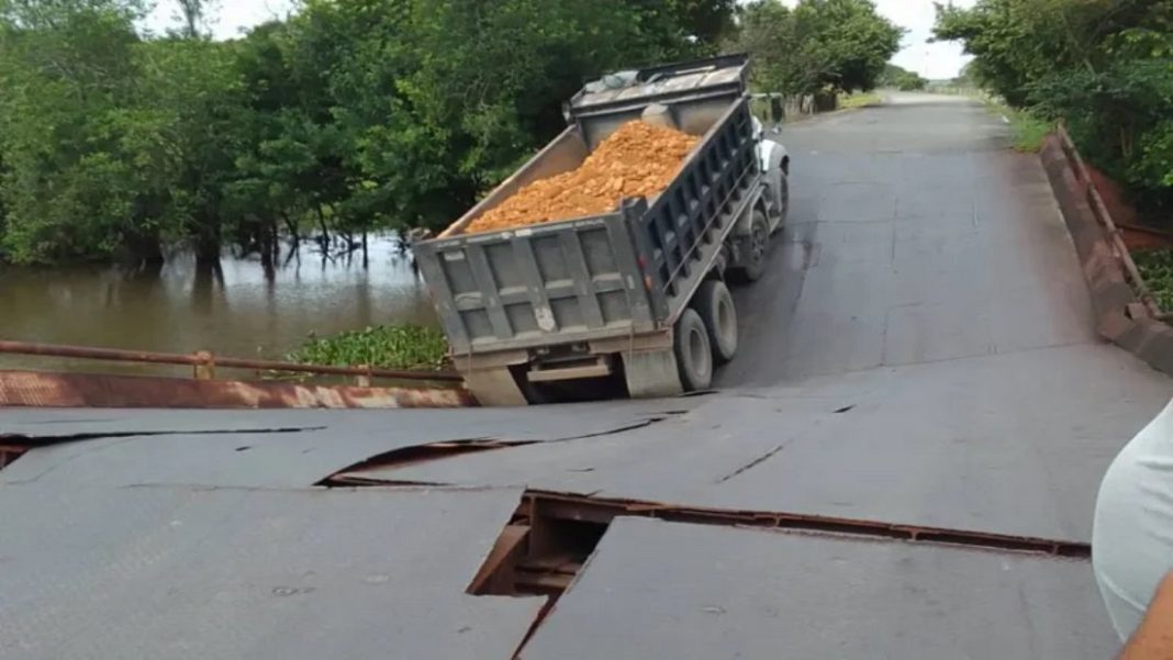 colapso-puente-entre-apure-barinas- puente Apure Barinas