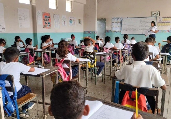 maestros recibirán atención médica créditos