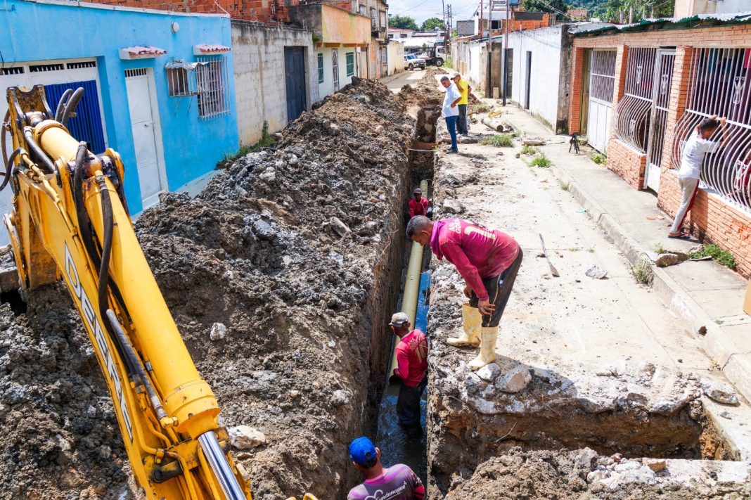 Alcaldesa Ana González confirma avances en Colinas de Tarapío