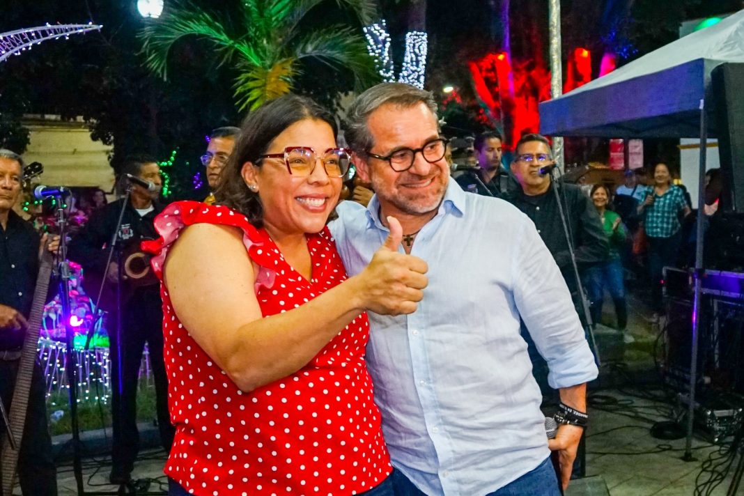 encendido de la Plaza Bolívar de Naguanagua