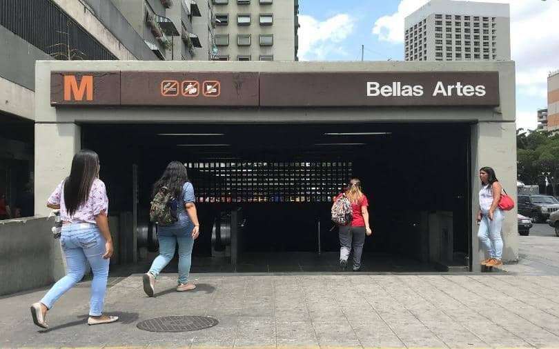 Hombre murió lanzarse rieles del Metro