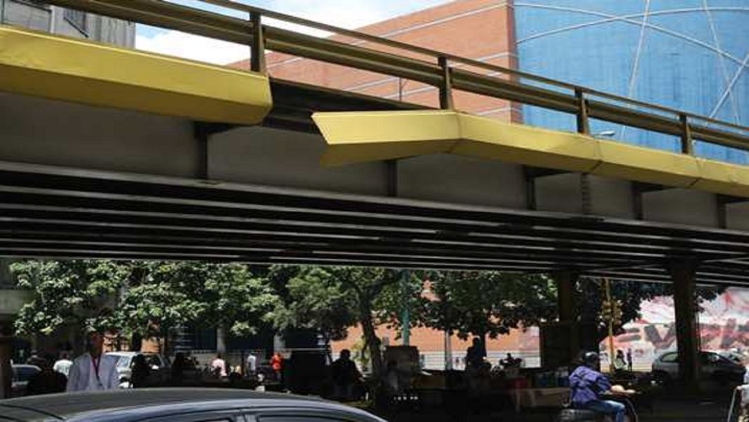 Elevado de la Avenida URDANETAFotos Venancio AlcázaresCcs,29 de Agosto 2018 elevado de La Candelaria