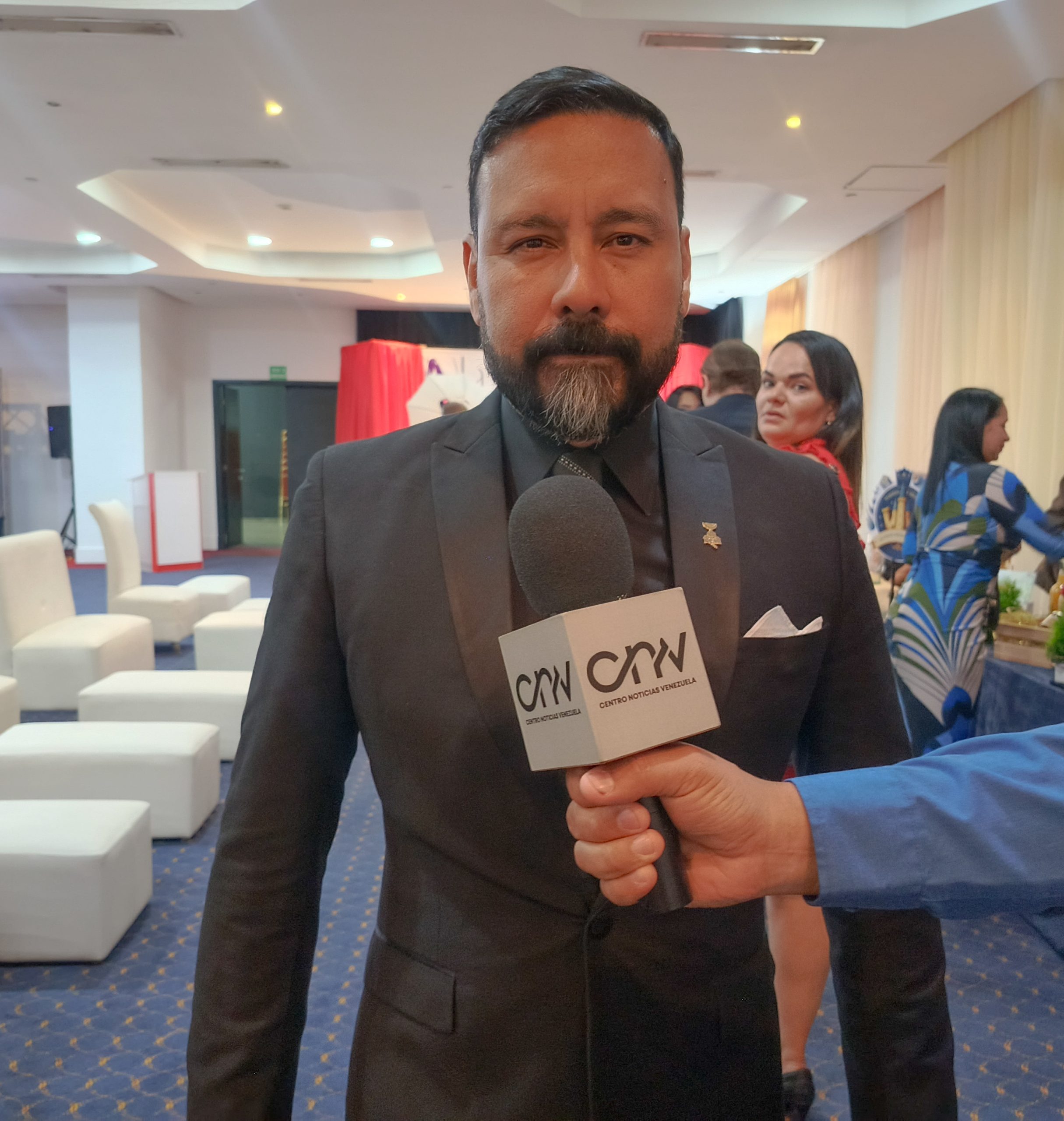 Sommelier Orlando Morantes