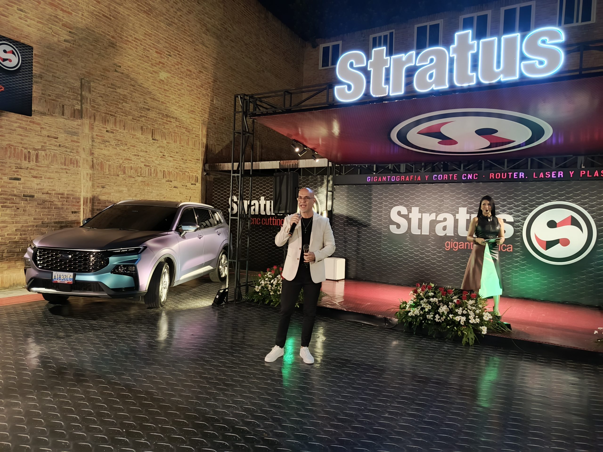 Stratus Gigantográfica