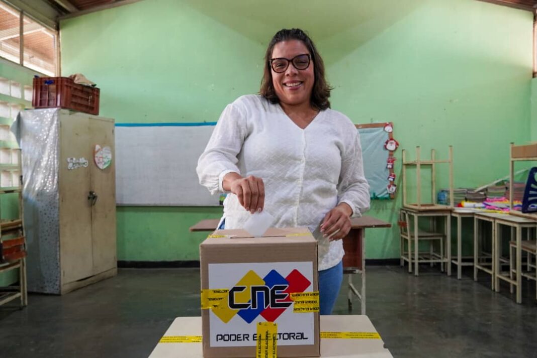 Alcaldesa Ana González jueces de paz