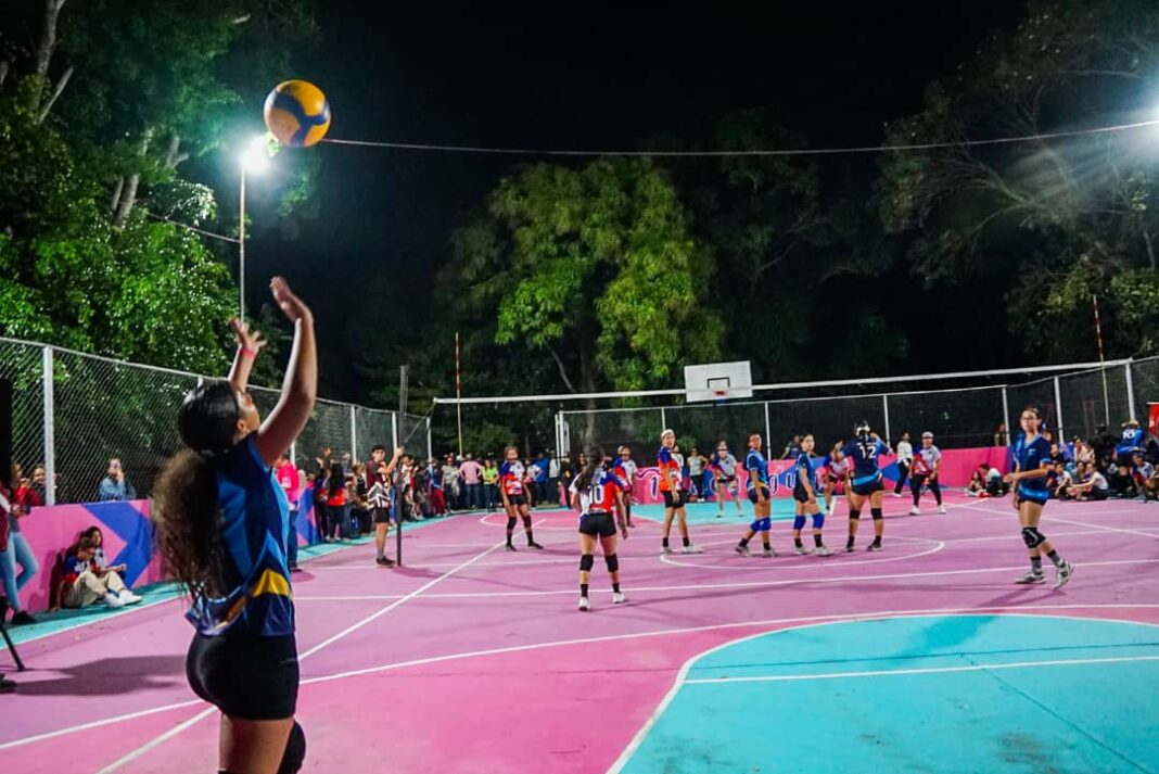 Alcaldesa Ana González reinauguró la cancha deportiva de Las Quintas de Naguanagua de la Tercera Calle (6) cancha deportiva Las Quintas