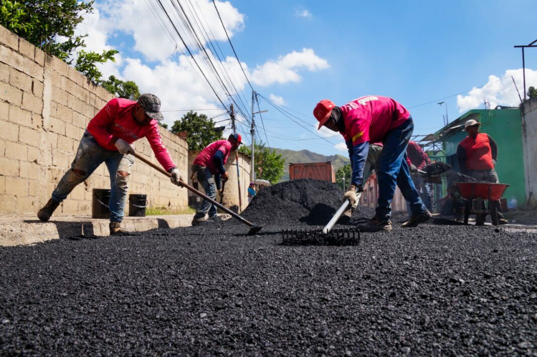 Alcaldía de Naguanagua acentúa plan de asfaltado en Brisas de Carabobo I y avenida Paseo Venezuela (7) Alcaldía de Naguanagua plan de asfaltado