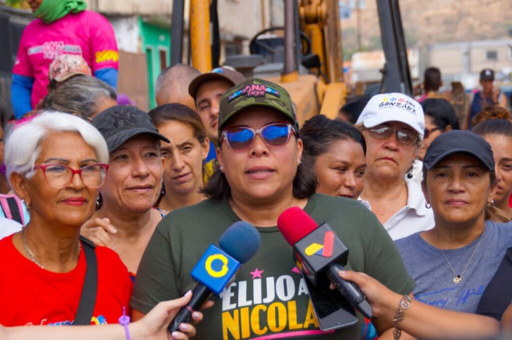 Alcaldesa Ana González 