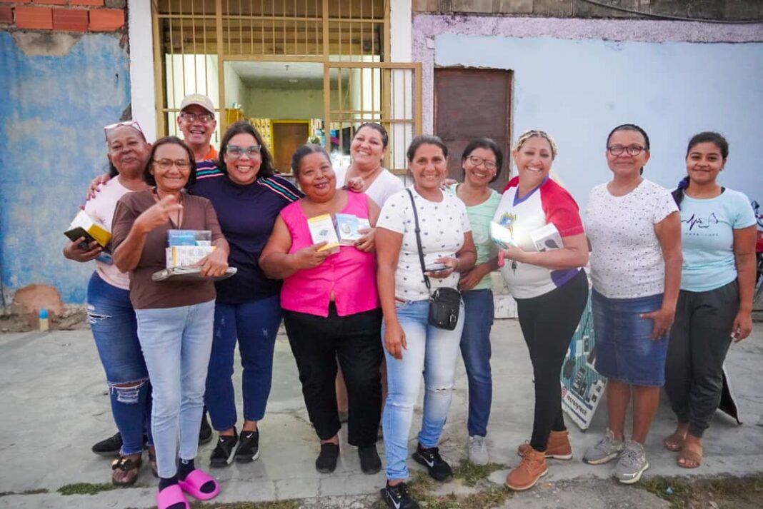 Alcaldesa Ana González entregó ayudas humanas