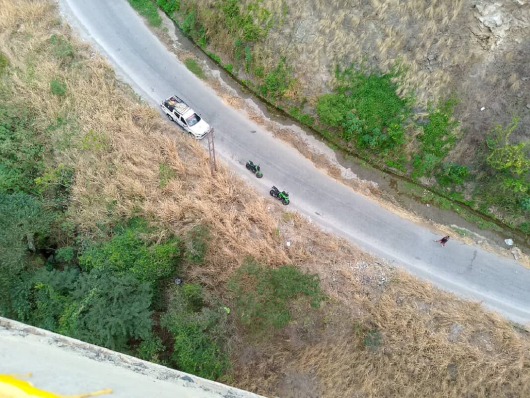 viaducto autopista caracas - la guaira Motorizado autopista Caracas - La Guaira