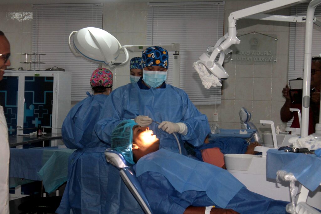 Servicio Cirugía Bucomaxilofacial-Chet
