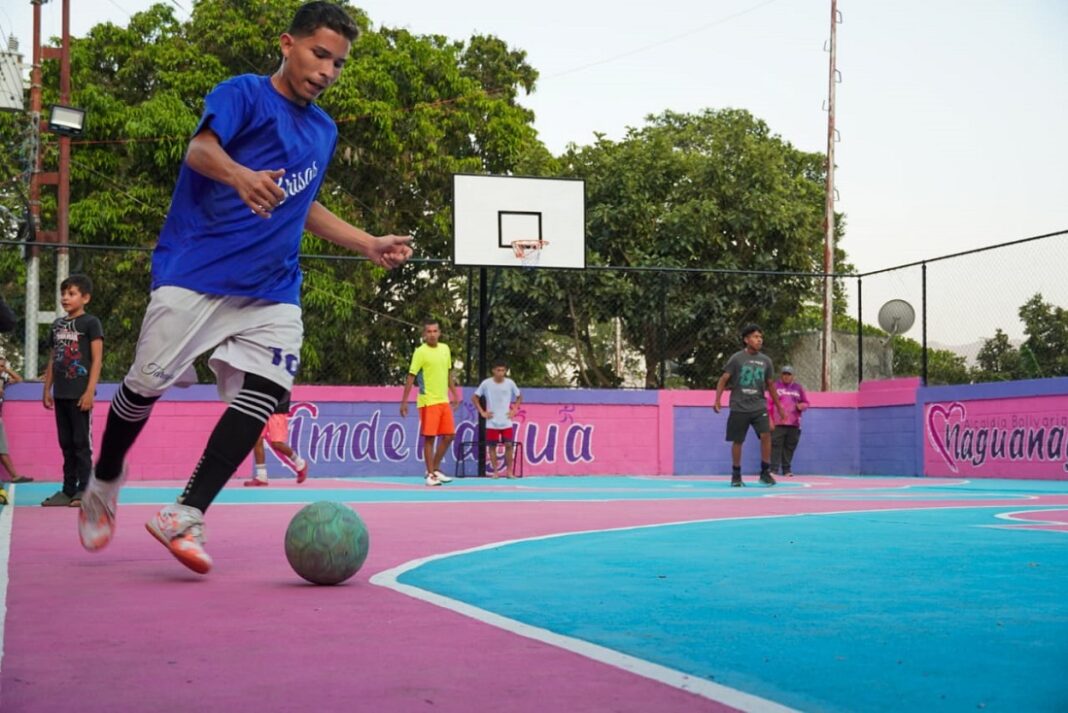 cancha deportiva en Brisas de Tarapío